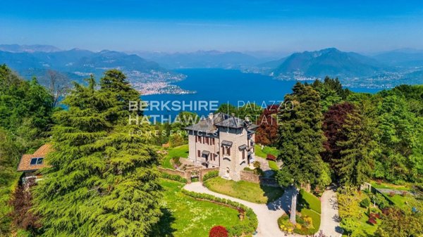 casa indipendente in vendita a Stresa