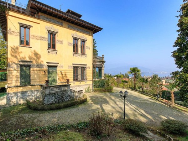 casa indipendente in vendita a Stresa
