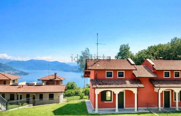 casa semindipendente in vendita a Stresa