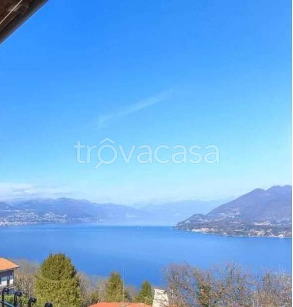 casa indipendente in vendita a Stresa in zona Magognino