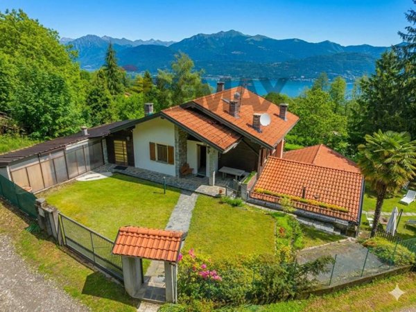 appartamento in vendita a Stresa in zona Levo