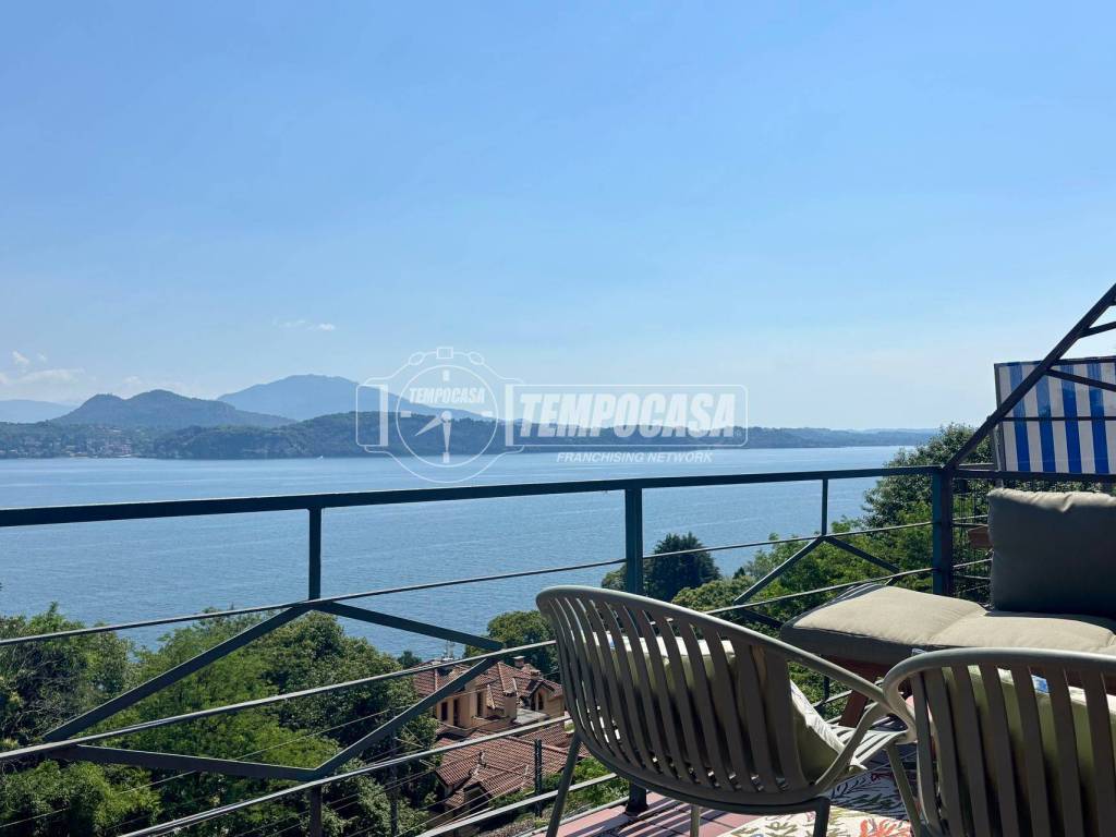 appartamento in vendita a Stresa in zona Brisino