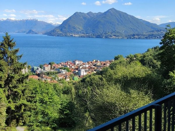 appartamento in vendita a Stresa in zona Carciano