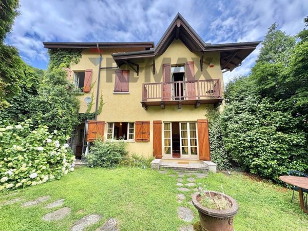 casa indipendente in vendita a Stresa in zona Someraro
