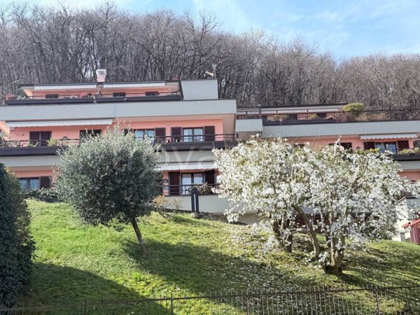 appartamento in vendita a Stresa in zona Carciano