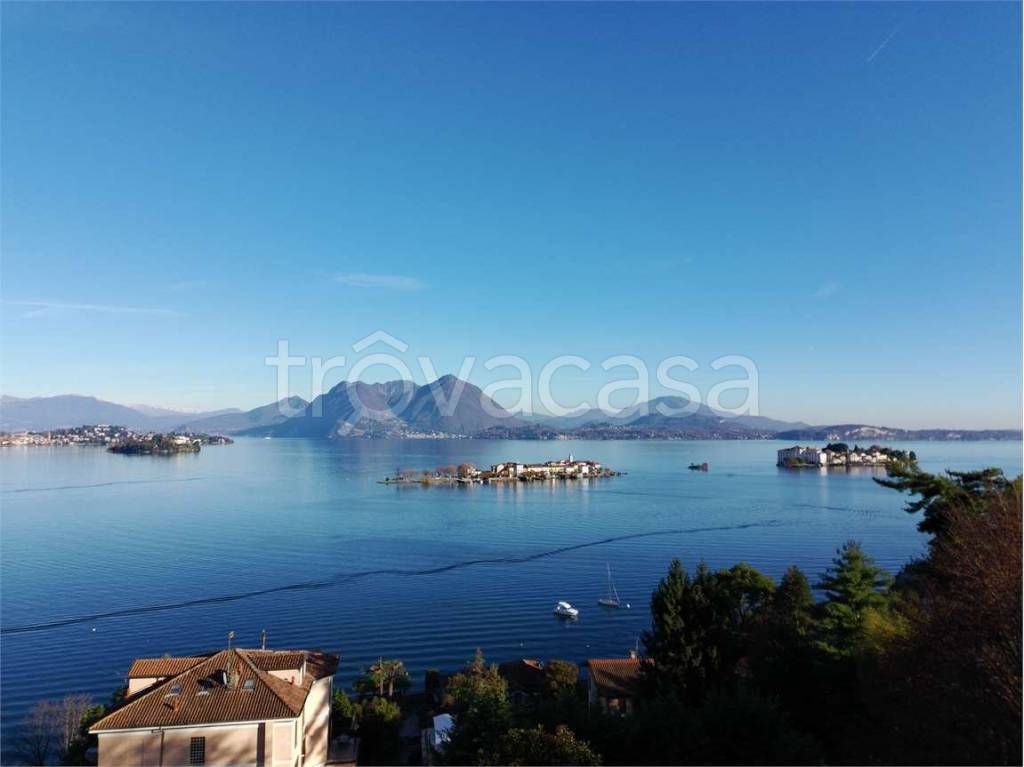 casa indipendente in vendita a Stresa