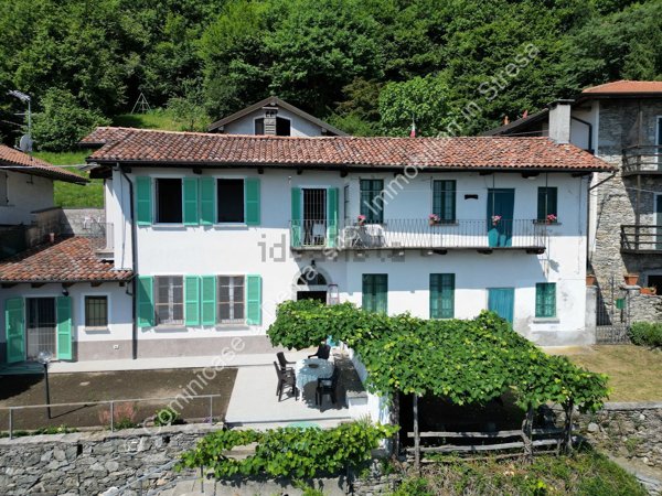 appartamento in vendita a Stresa in zona Magognino