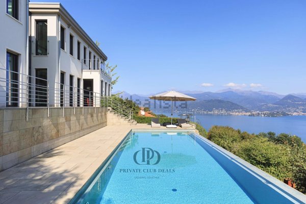 casa indipendente in vendita a Stresa