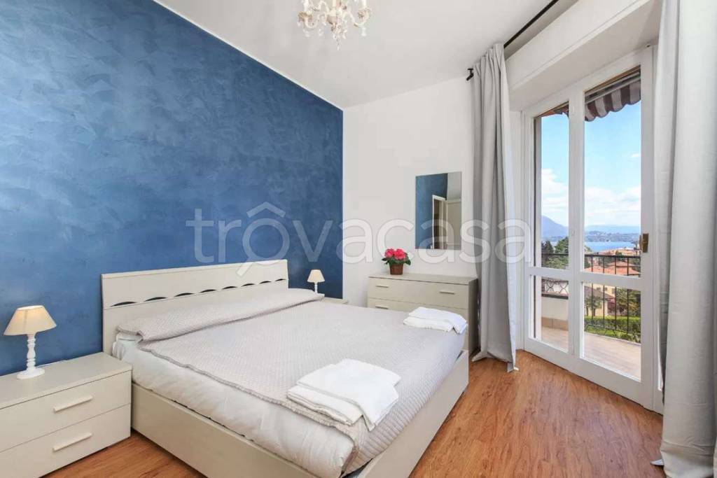 appartamento in vendita a Stresa in zona Carciano