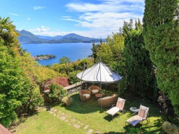 casa indipendente in vendita a Stresa