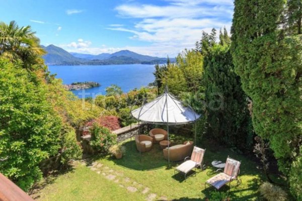 casa indipendente in vendita a Stresa in zona Someraro