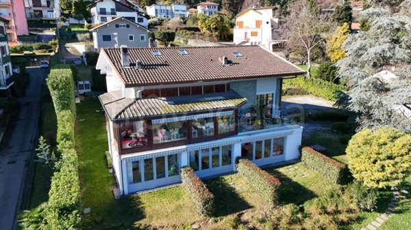 casa indipendente in vendita a Stresa in zona Isola Bella