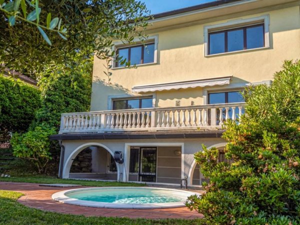 casa indipendente in vendita a Stresa