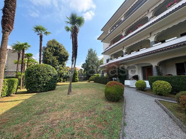 appartamento in vendita a Stresa in zona Binda