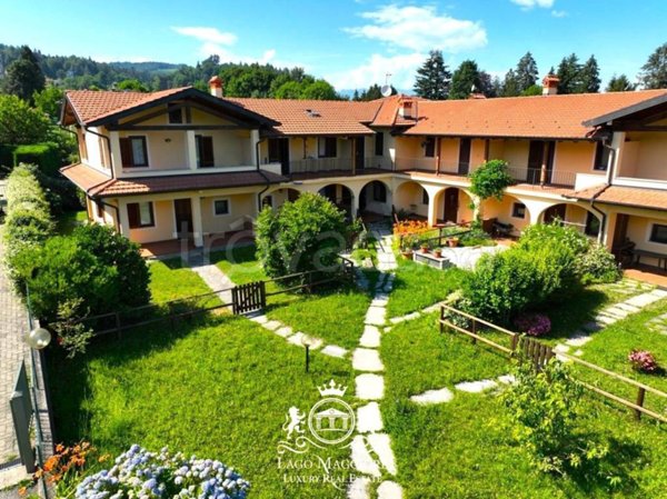 casa indipendente in vendita a Stresa in zona Alpino