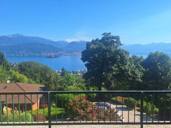 appartamento in vendita a Stresa in zona Carciano