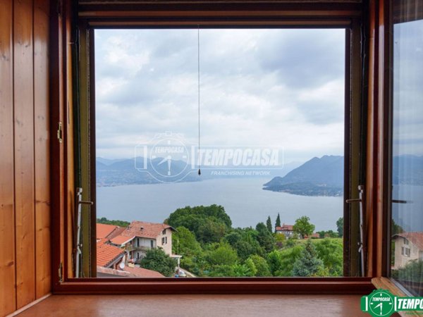 appartamento in vendita a Stresa in zona Magognino