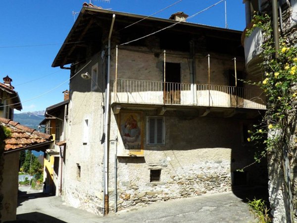 appartamento in vendita a Stresa in zona Carciano