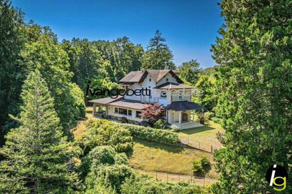 casa indipendente in vendita a Stresa in zona Vedasco