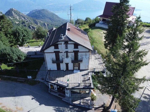 albergo in vendita a Stresa in zona Carciano