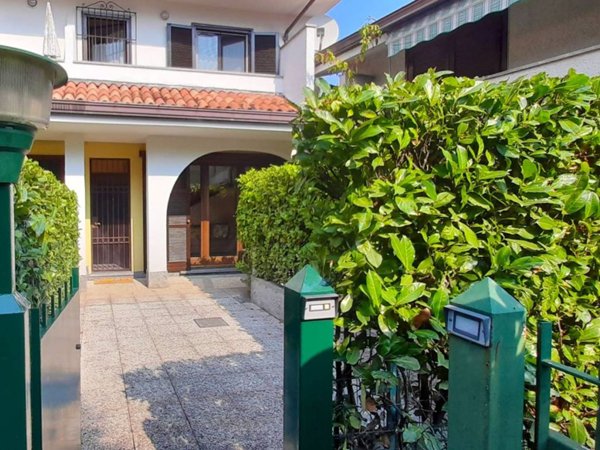 appartamento in vendita a Stresa in zona Binda