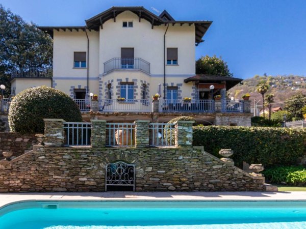 casa indipendente in vendita a Stresa in zona Carciano