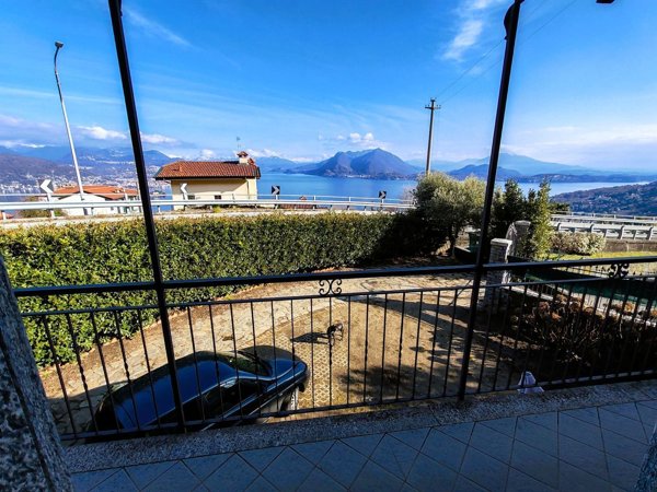 casa indipendente in vendita a Stresa
