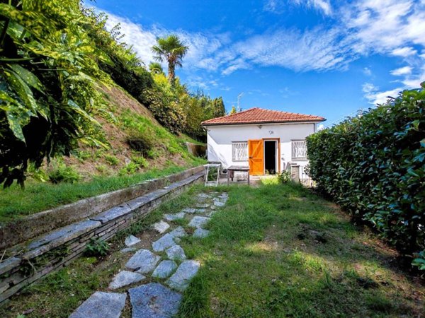 casa indipendente in vendita a Stresa in zona Someraro