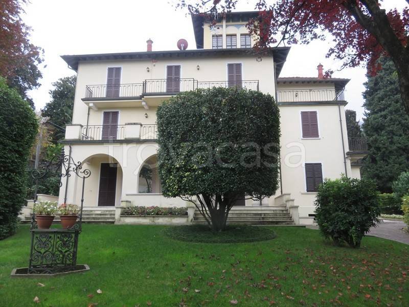 casa indipendente in vendita a Stresa