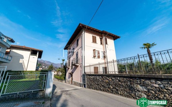 casa indipendente in vendita a Stresa in zona Carciano
