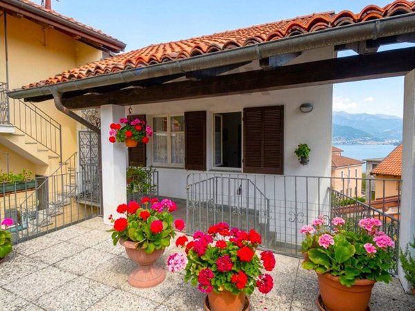 casa indipendente in vendita a Stresa in zona Binda