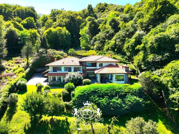 casa indipendente in vendita a Stresa