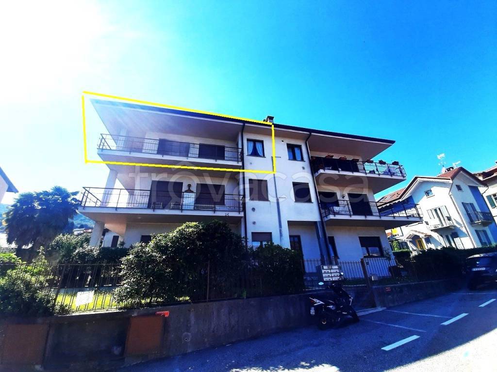 appartamento in vendita a Stresa in zona Carciano