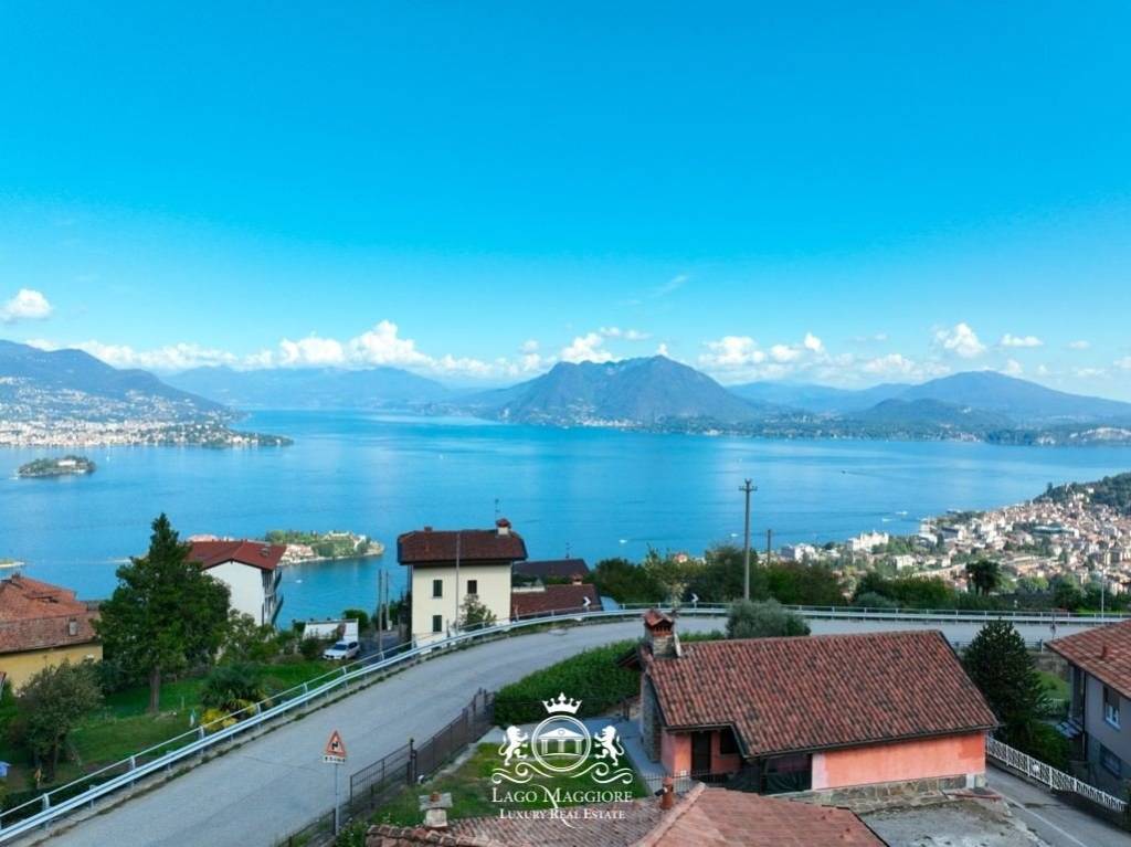 casa indipendente in vendita a Stresa in zona Someraro