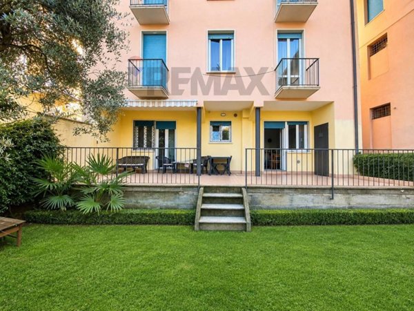 casa indipendente in vendita a Stresa in zona Isola Bella
