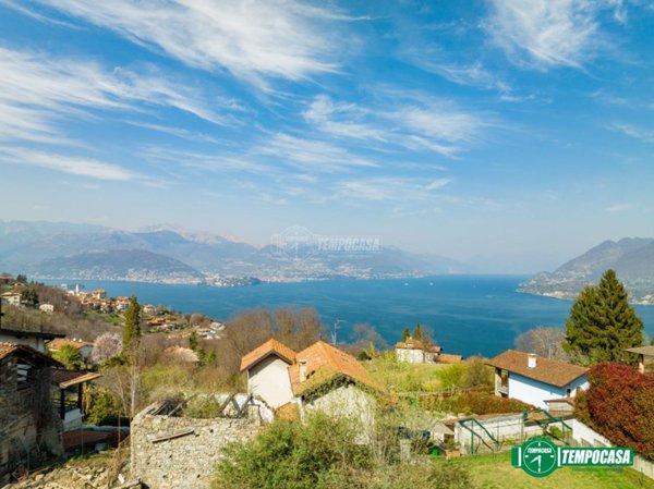 casa indipendente in vendita a Stresa in zona Magognino