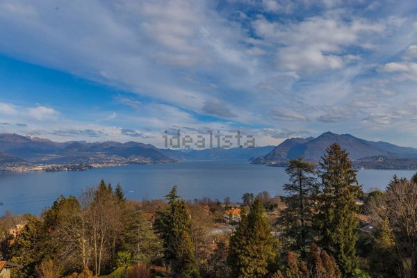 casa indipendente in vendita a Stresa