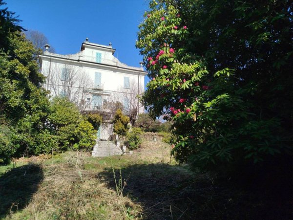 casa indipendente in vendita a Stresa in zona Magognino
