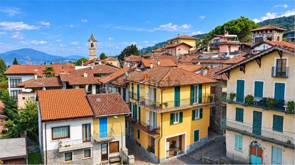 appartamento in vendita a Stresa in zona Someraro