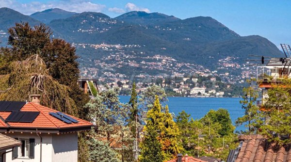 appartamento in vendita a Stresa in zona Carciano