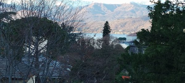 appartamento in vendita a Stresa in zona Carciano