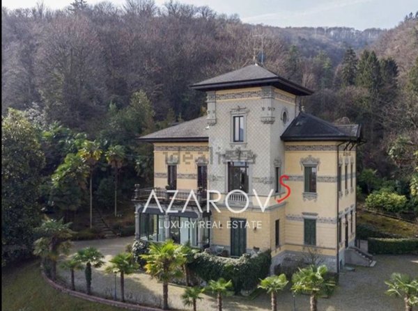 casa indipendente in vendita a Stresa in zona Carciano
