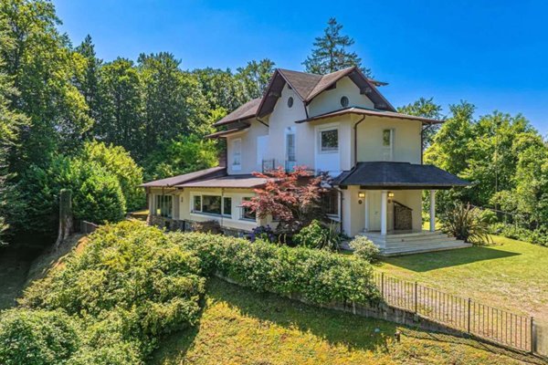 casa indipendente in vendita a Stresa in zona Vedasco