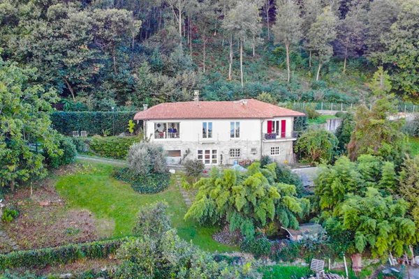 casa indipendente in vendita a Stresa in zona Carciano