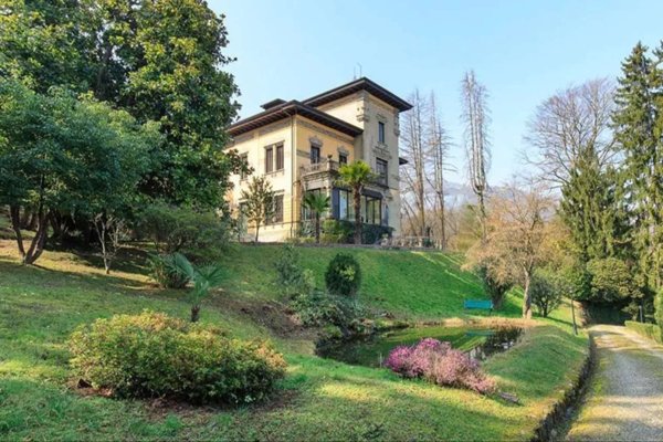 casa indipendente in vendita a Stresa