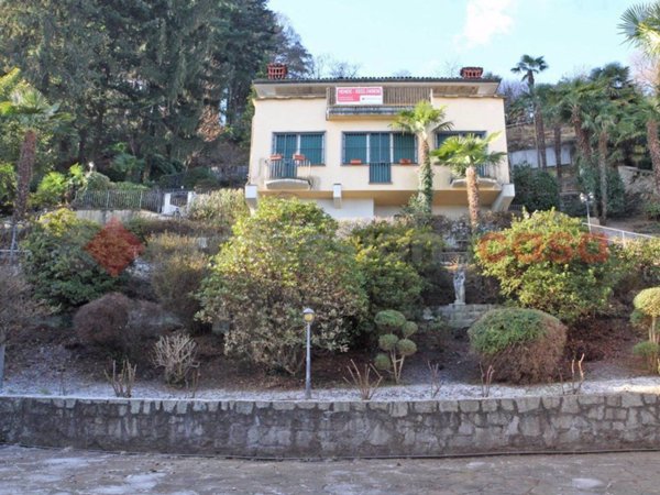 casa indipendente in vendita a Stresa in zona Someraro