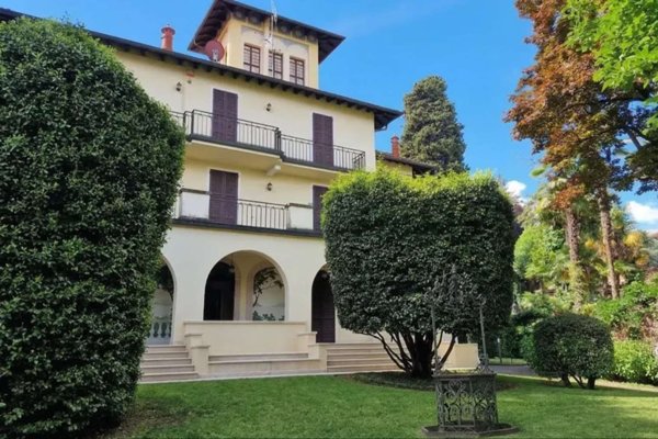 casa indipendente in vendita a Stresa in zona Binda