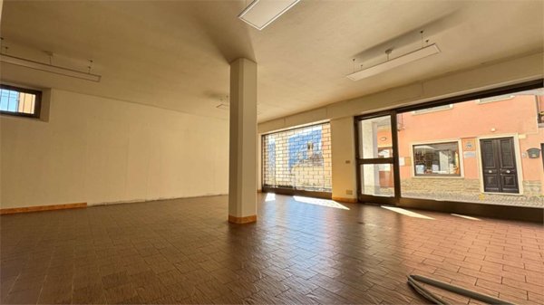 negozio in vendita a Toceno