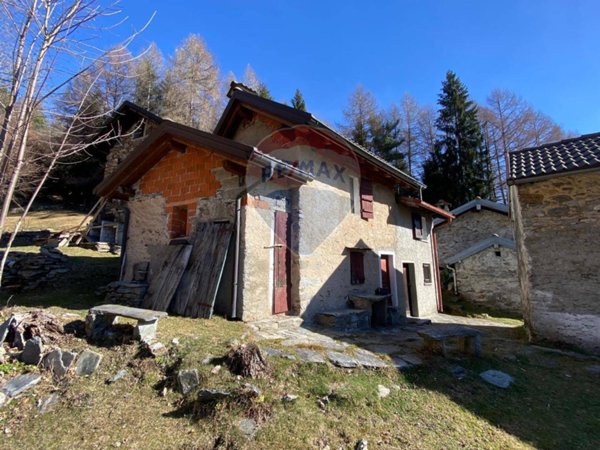 casa indipendente in vendita a Trarego Viggiona