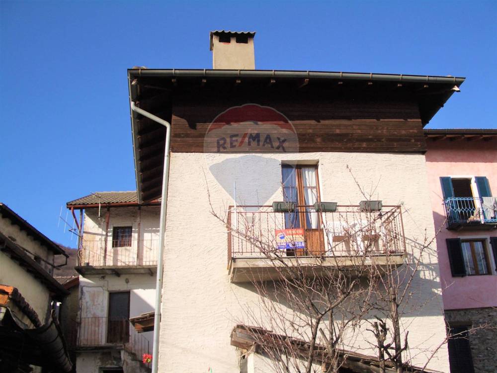 casa indipendente in vendita a Trarego Viggiona in zona Viggiona